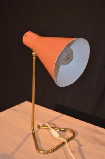 T&uuml;ten Triangel Schreibtischlampe